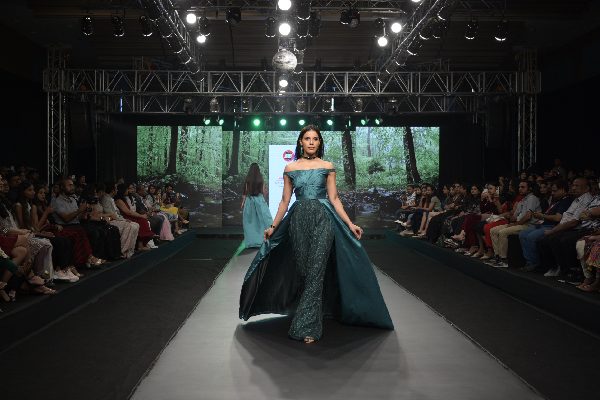 brds-annual-fashion-show-2022-slide-8